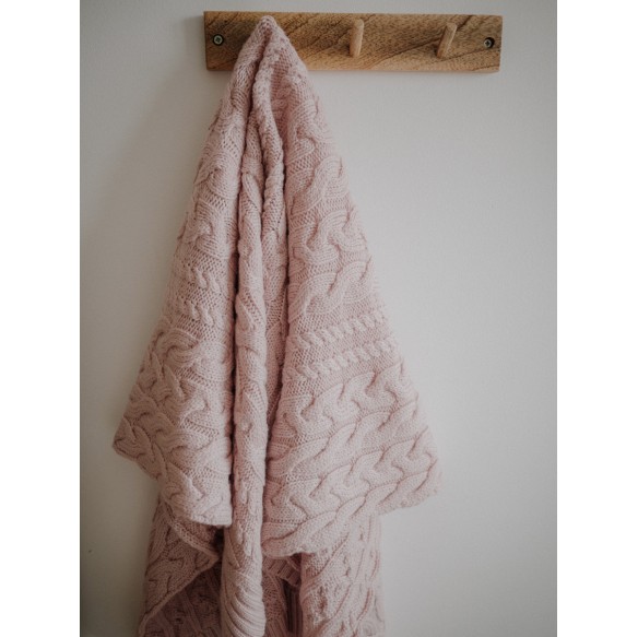 Kocyk warkocz ze 100% wełny merino powder pink - premium collection