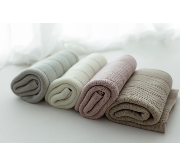 Kocyk ze 100% wełny merino light grey Lines - premium collection - MY MEMI