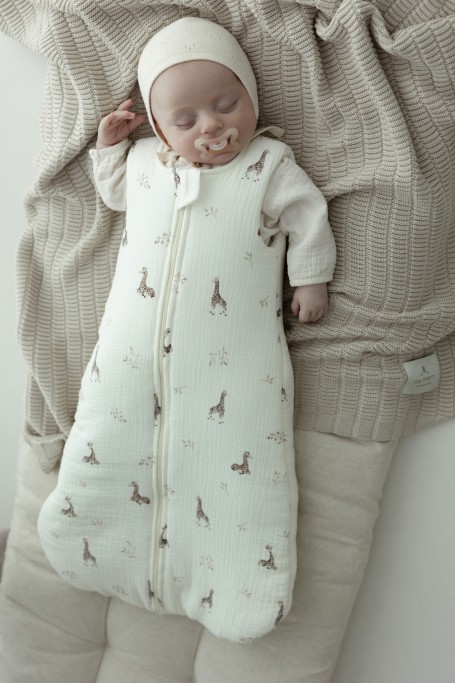 Organic cotton muslin baby sleeping bag 0 - 5 months 2.5 TOG - giraffes - MY MEMI