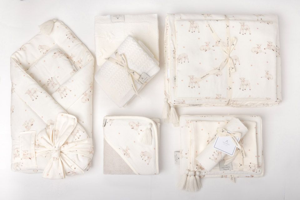 Bamboo muslin swaddle 120x120 - little sheeps