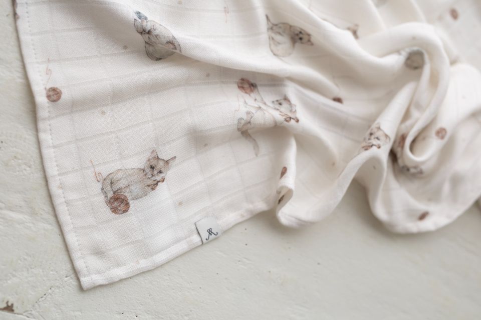 Bamboo muslin swaddle 120x120 - kittens - MY MEMI