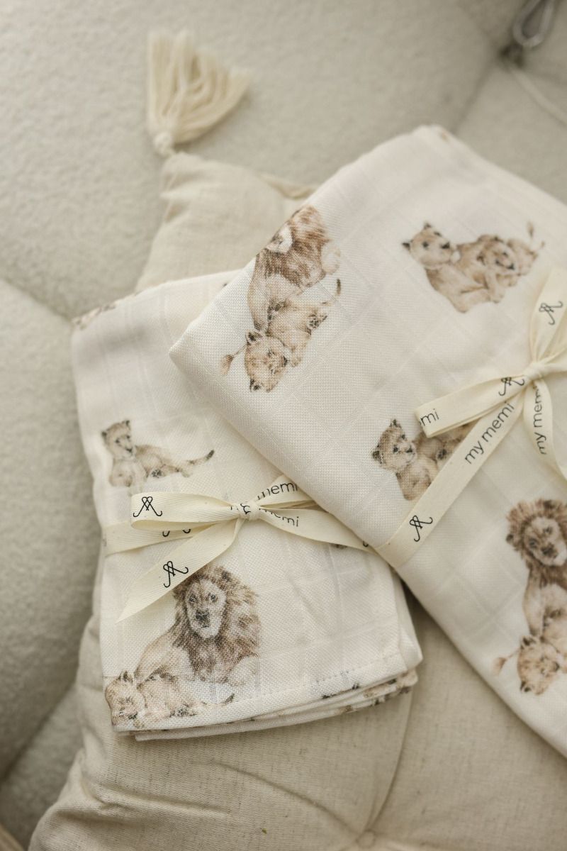 Bamboo muslin diaper 65x65 - lions