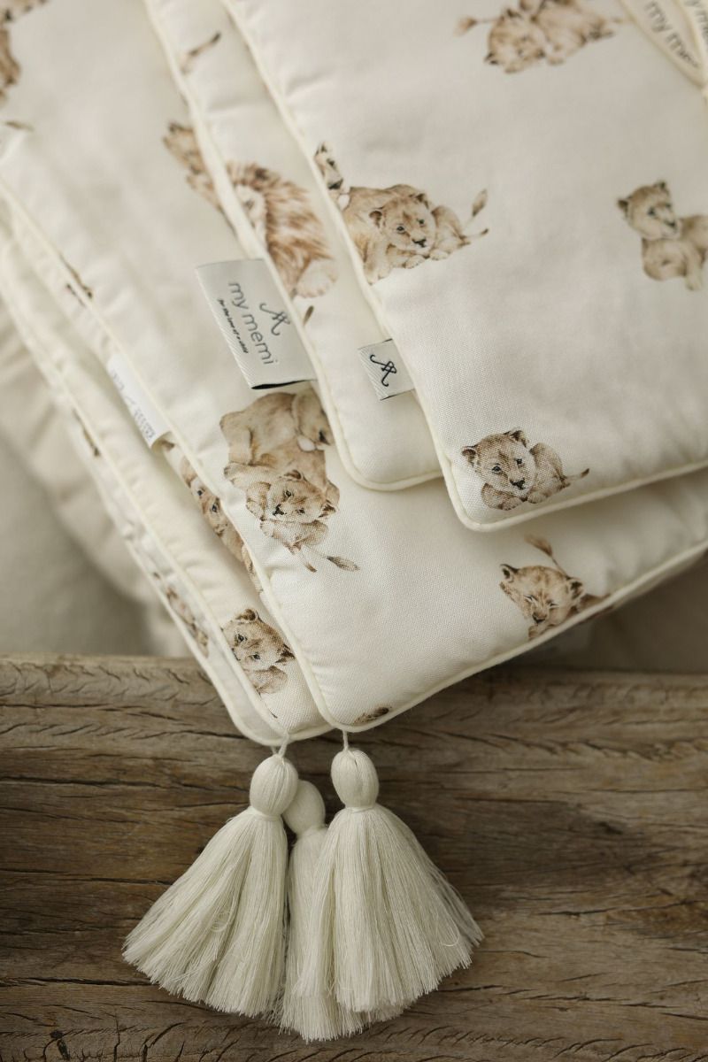 Bamboo muslin swaddle 120x120 - lions