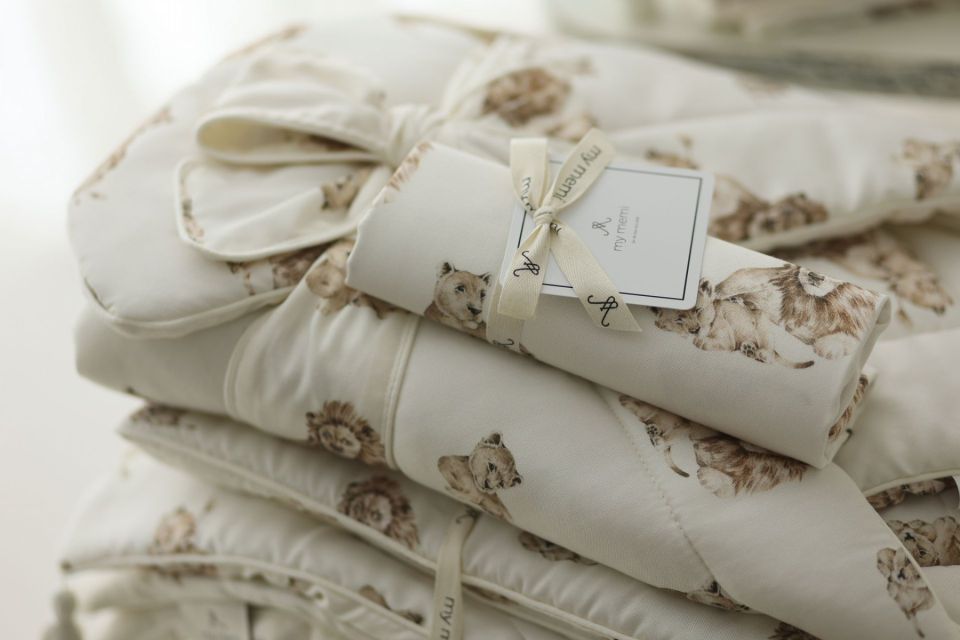 Bamboo muslin swaddle 120x120 - lions