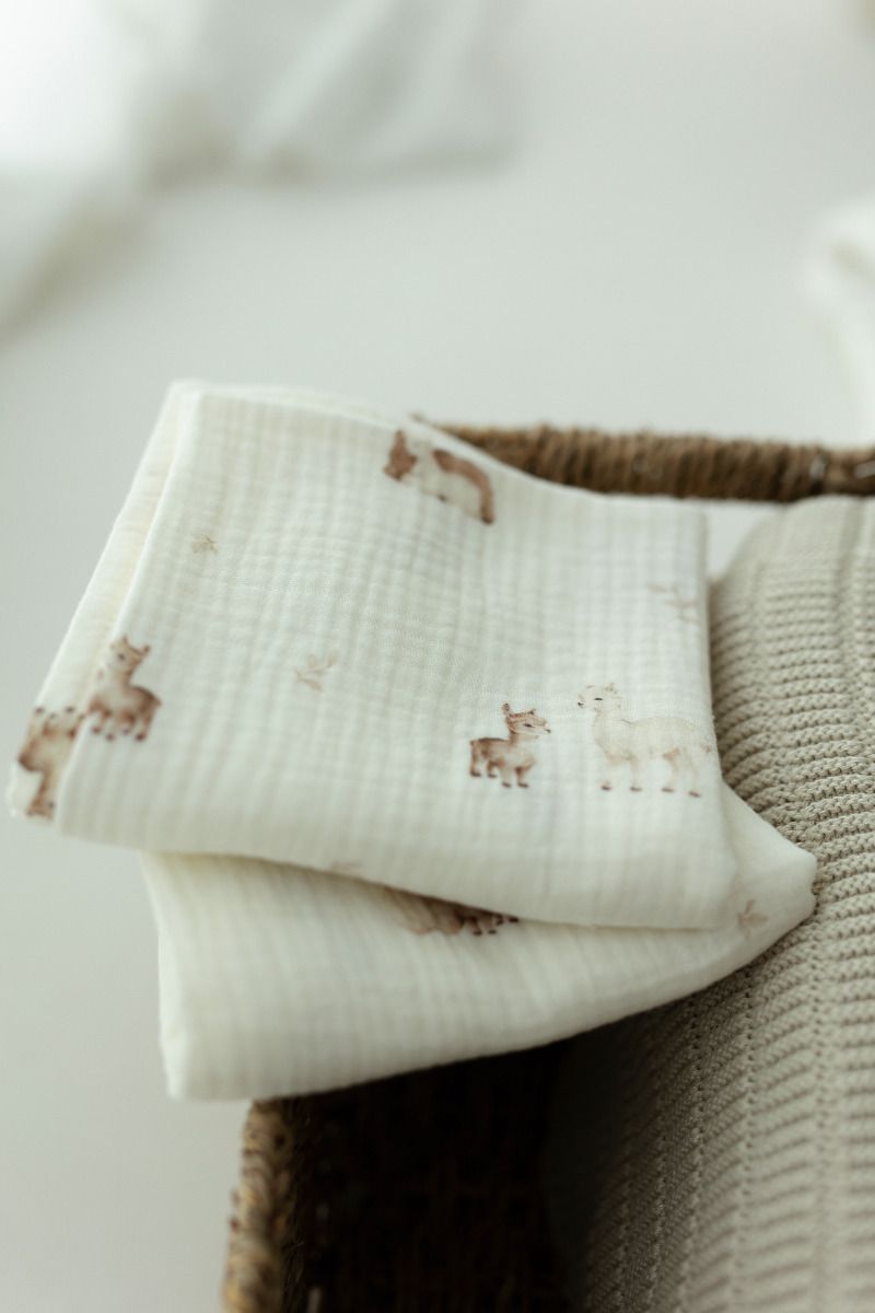 Organic cotton muslin swaddle 100x100 - alpacas