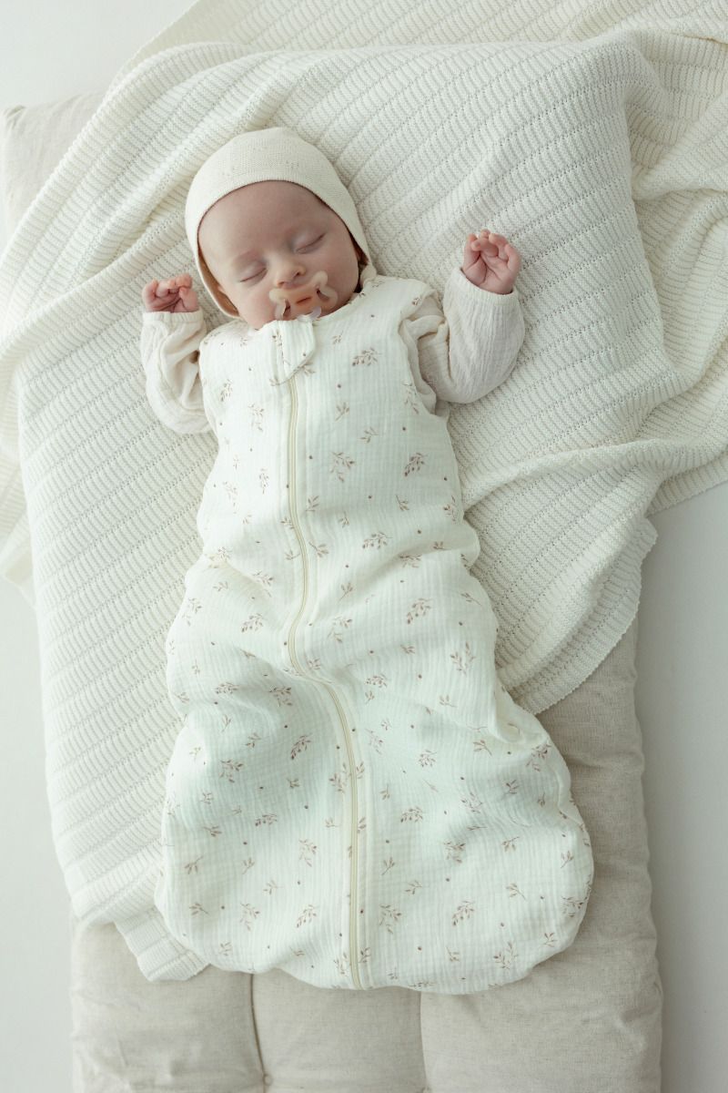 Organic cotton muslin baby sleeping bag 0 - 5 months 1.0 TOG - twigs